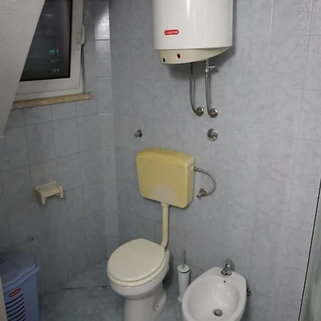 Charming Multi-level House With Sea View In Kastel Stari *