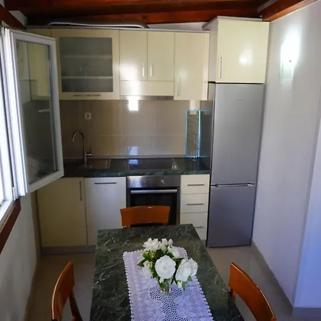 Charming Multi-level House With Sea View In Kastel Stari