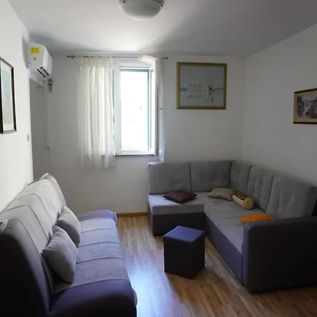 Charming Multi-level House With Sea View In Kastel Stari Holiday home